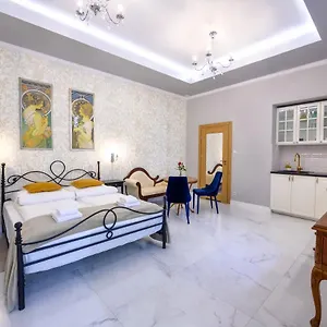 Wrona De Luxe Apartment